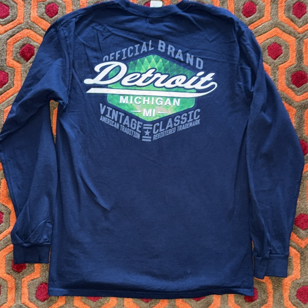 Detroit Gildan Classic Blue Long Sleeve Tee with Crew Neck Men's Medium t-shirt